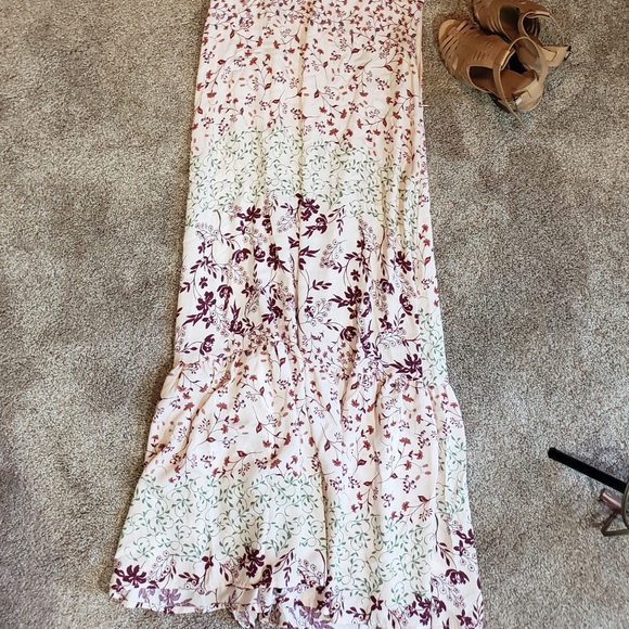 Off the shoulder long flowly dress - Picture 2 of 2